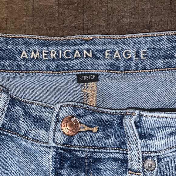 American eagle women’s mom jean. - Picture 3 of 4